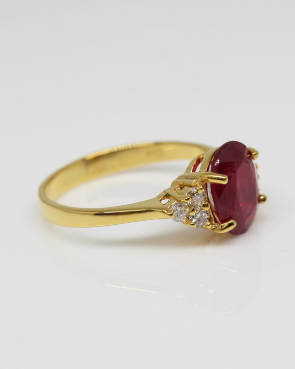 THE RUBY WITH DIAMONDS RING - Stargemspattaya